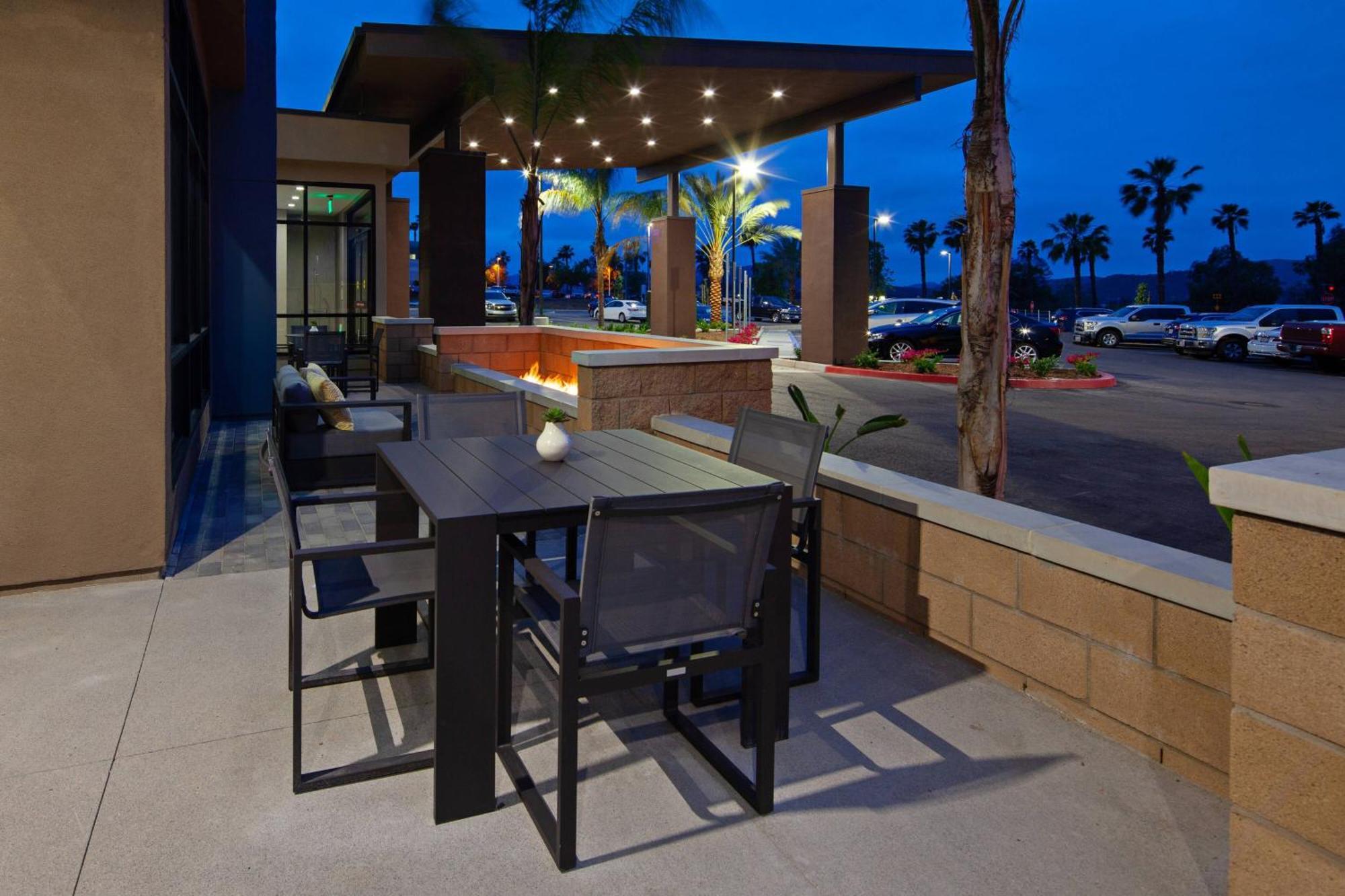 Springhill Suites By Marriott Escondido Downtown Exterior foto